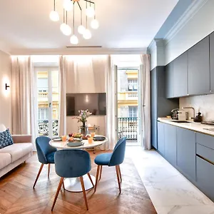 https://9-alberti.fr-provencehotel.com